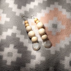 Diamond Bella Handcrafted Fashion earrings.